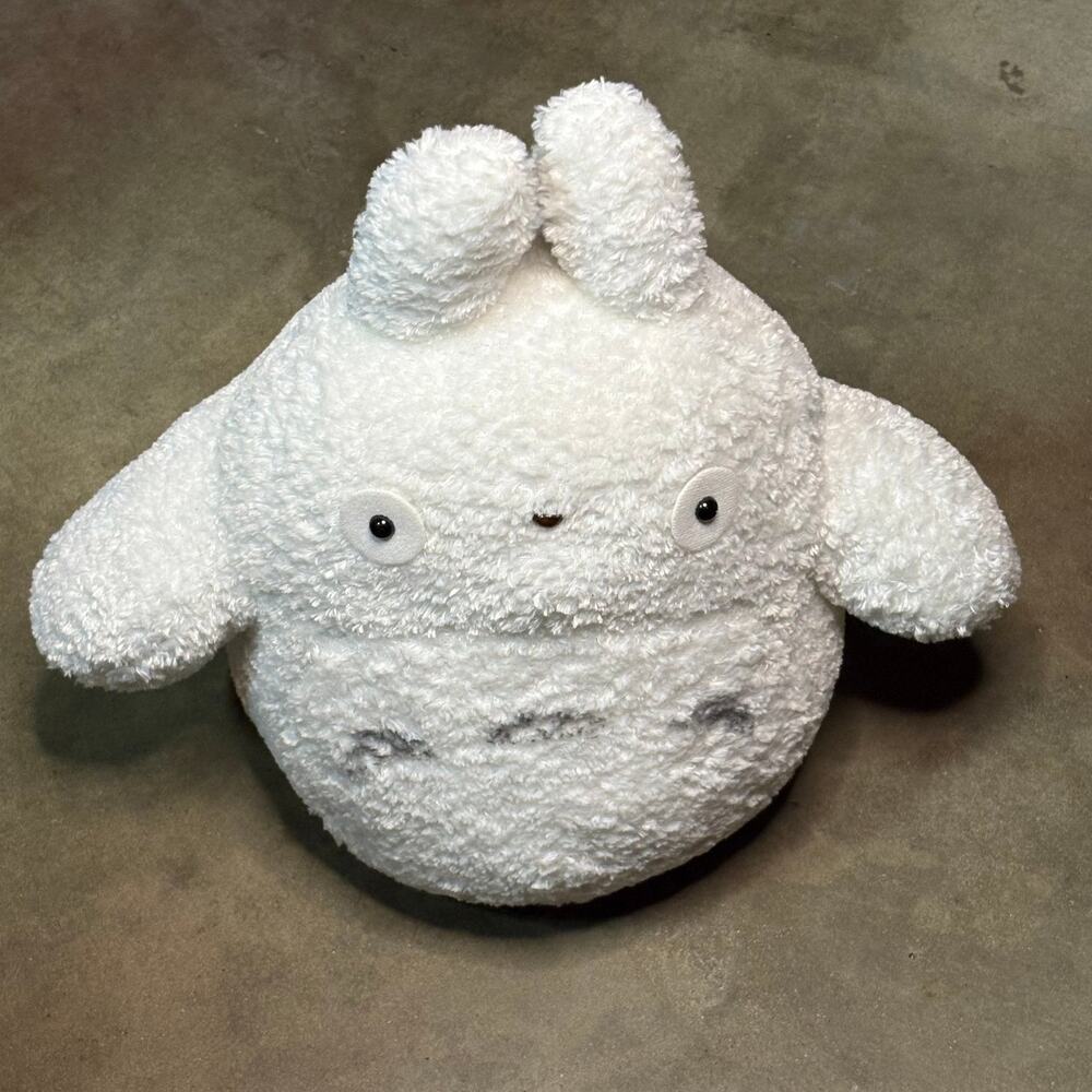 *Ultra Rare Sun Arrow White Totoro 16' Plush (Only One Listed In States)